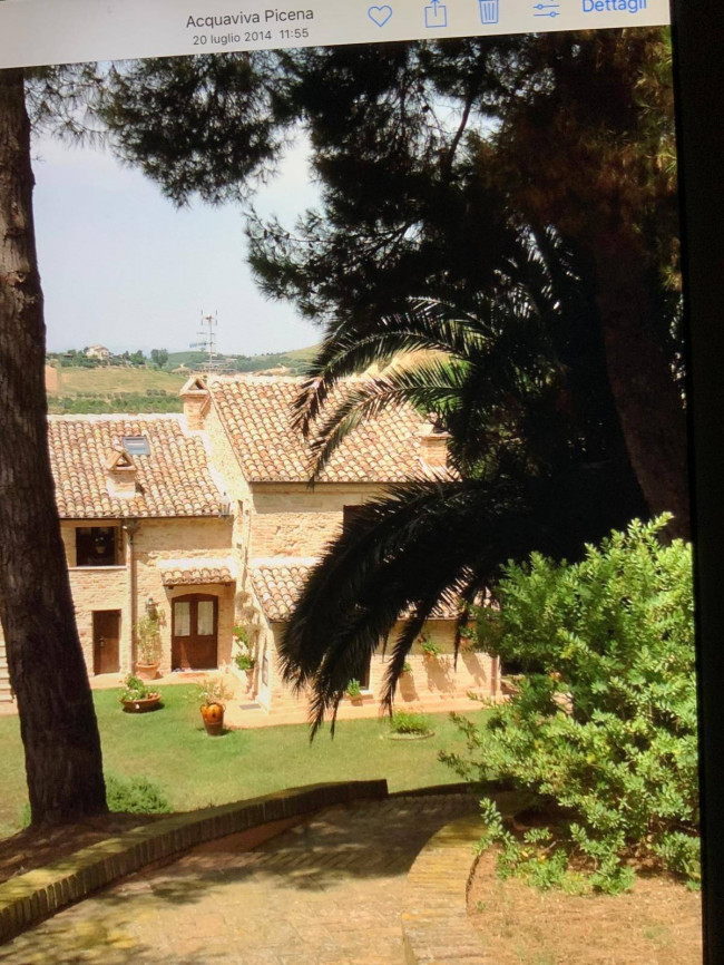 Villa in vendita a Acquaviva Picena