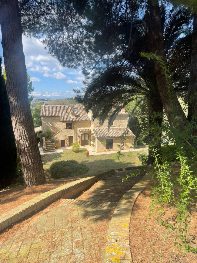 Villa in vendita a Acquaviva Picena