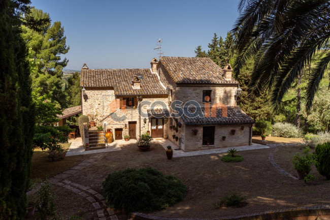Villa in vendita a Acquaviva Picena