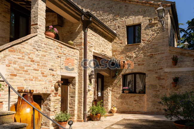 Villa in vendita a Acquaviva Picena