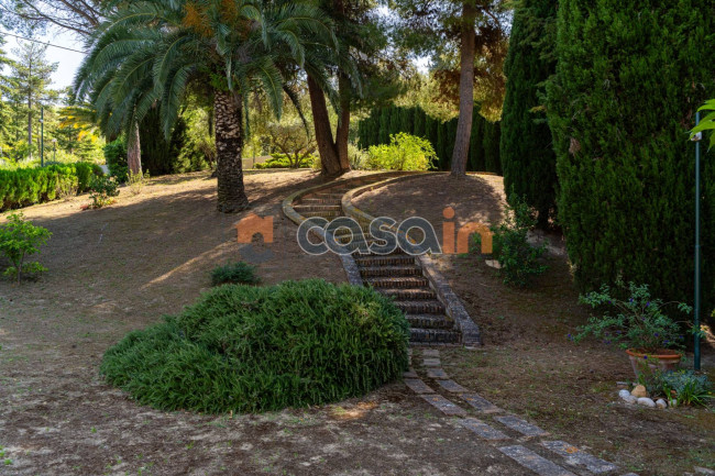 Villa in vendita a Acquaviva Picena