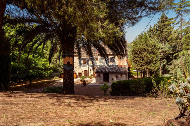 Villa in vendita a Acquaviva Picena