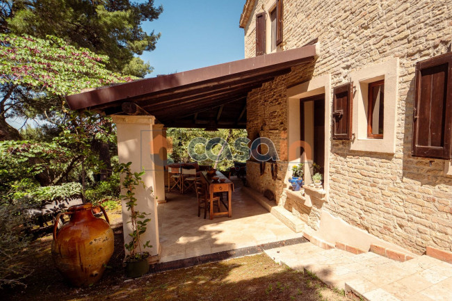 Villa in vendita a Acquaviva Picena
