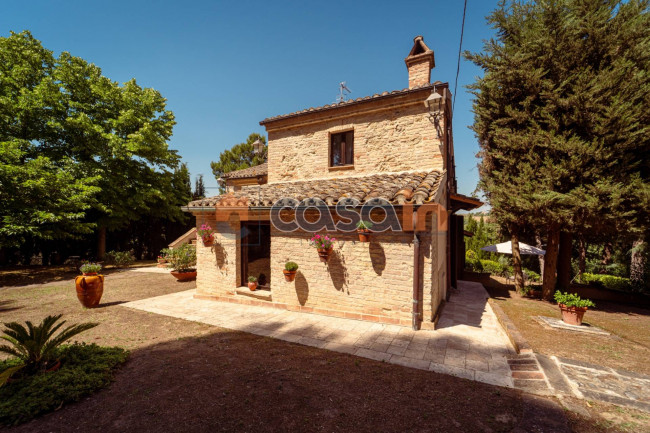 Villa in vendita a Acquaviva Picena