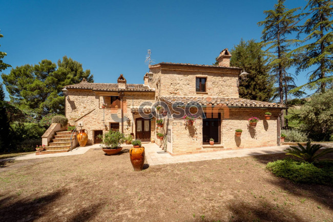 Villa in vendita a Acquaviva Picena