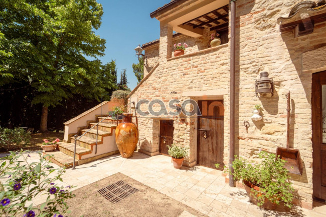 Villa in vendita a Acquaviva Picena