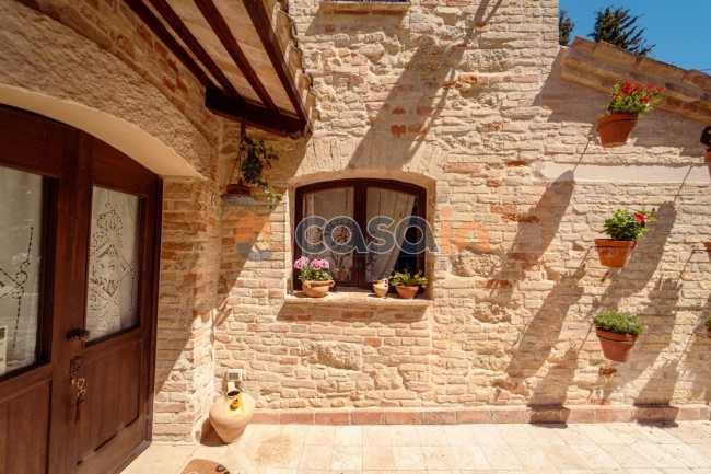 Villa in vendita a Acquaviva Picena