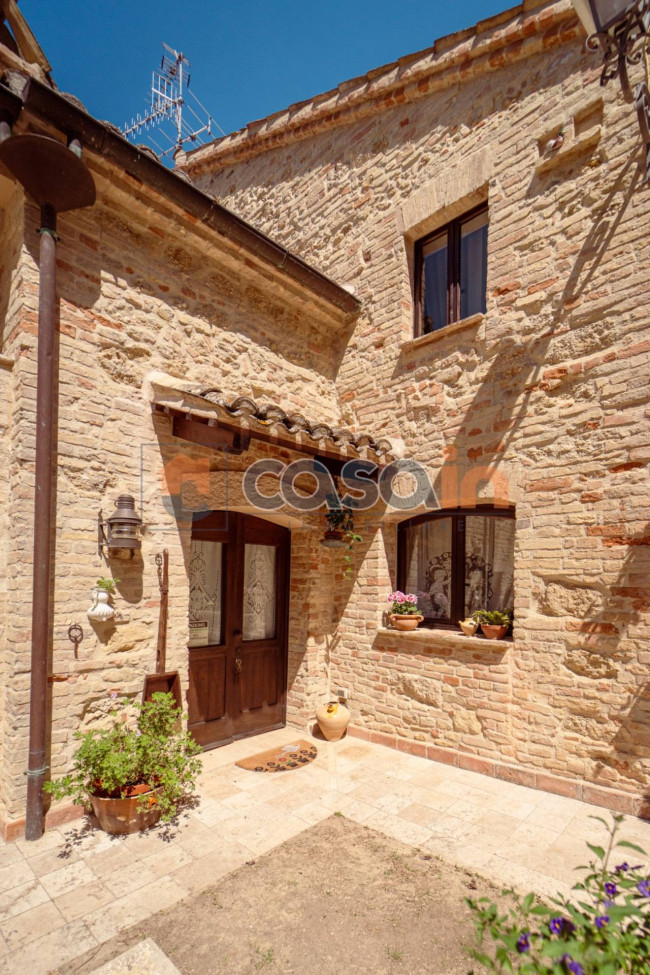 Villa in vendita a Acquaviva Picena