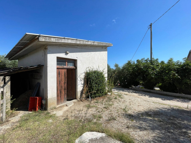 Albergo in vendita a Cupra Marittima