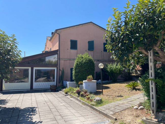 Albergo in vendita a Cupra Marittima