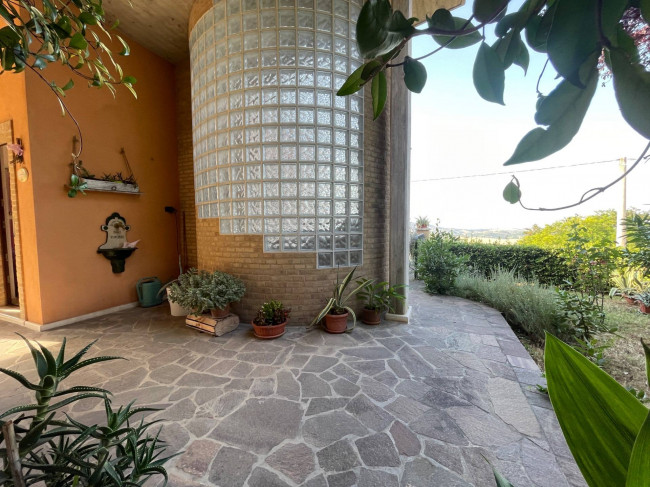 Villa in vendita a Castignano