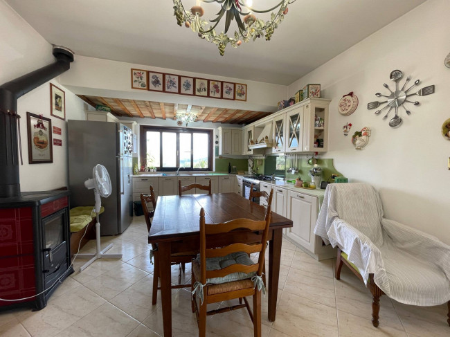 Villa in vendita a Castignano