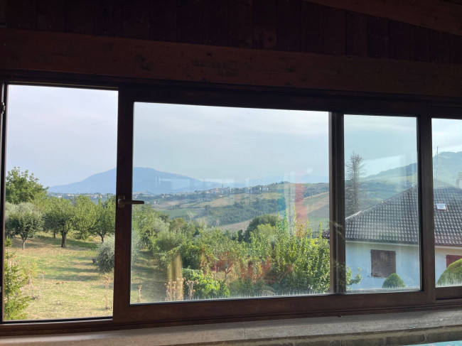 Villa in vendita a Castignano