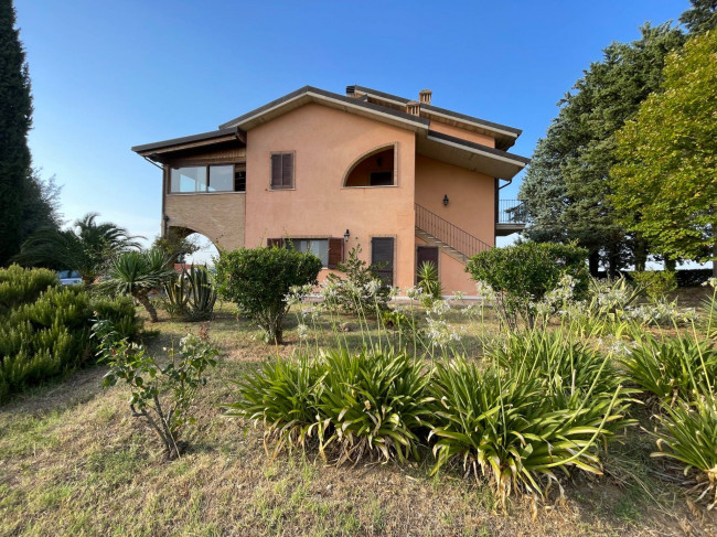 Villa in vendita a Castignano