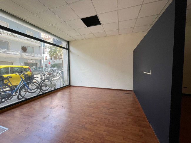 Locale commerciale in affitto a San Benedetto del Tronto
