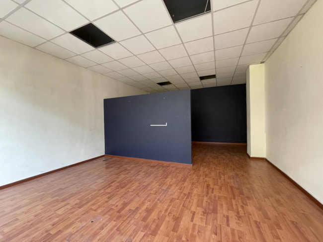 Locale commerciale in affitto a San Benedetto del Tronto
