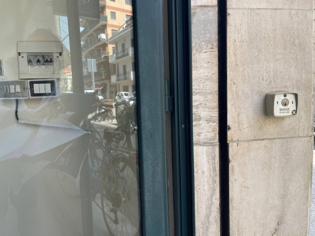 Locale commerciale in affitto a San Benedetto del Tronto