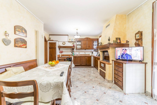 Villa in vendita a Cavriago