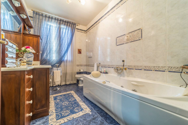 Villa in vendita a Cavriago