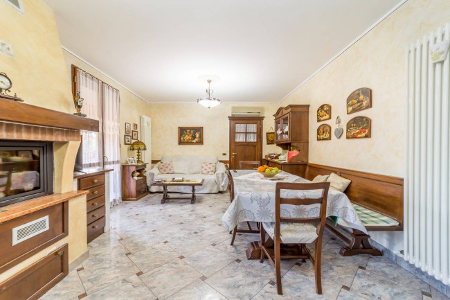 Villa in vendita a Cavriago