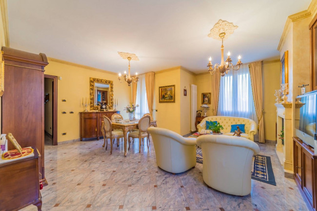 Villa in vendita a Cavriago