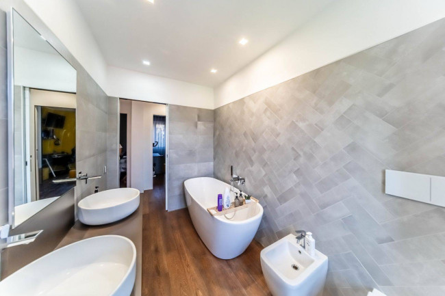 Appartamento in vendita a Parma