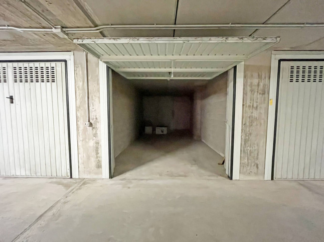 Box o garage in vendita a Pinerolo