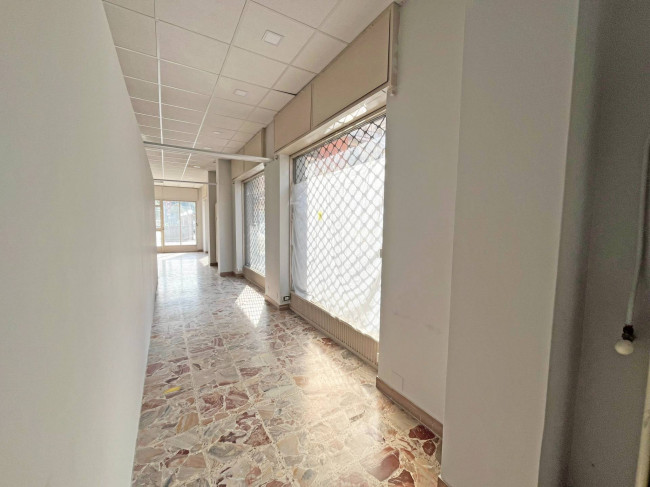 Locale commerciale in affitto a Pinerolo