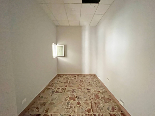 Locale commerciale in affitto a Pinerolo