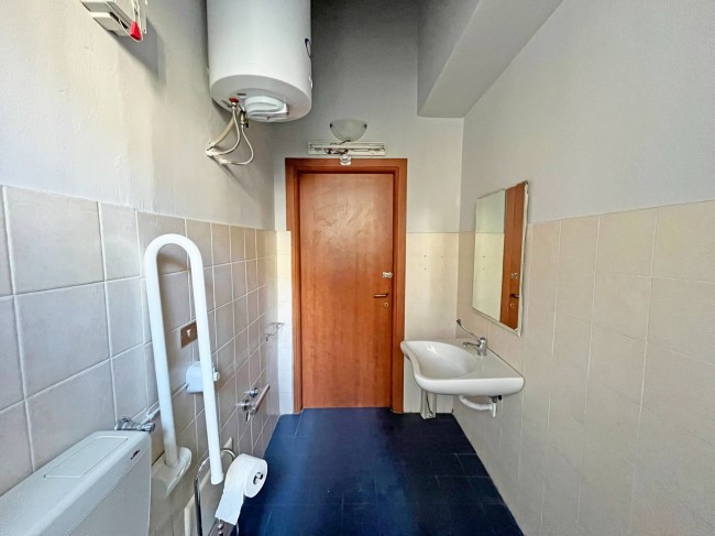 Locale commerciale in affitto a Pinerolo