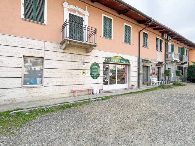 Locale commerciale in affitto a Pinerolo