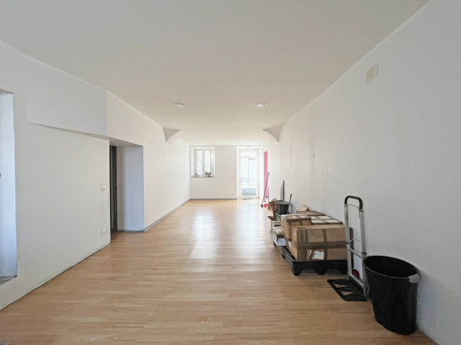 Locale commerciale in affitto a Pinerolo