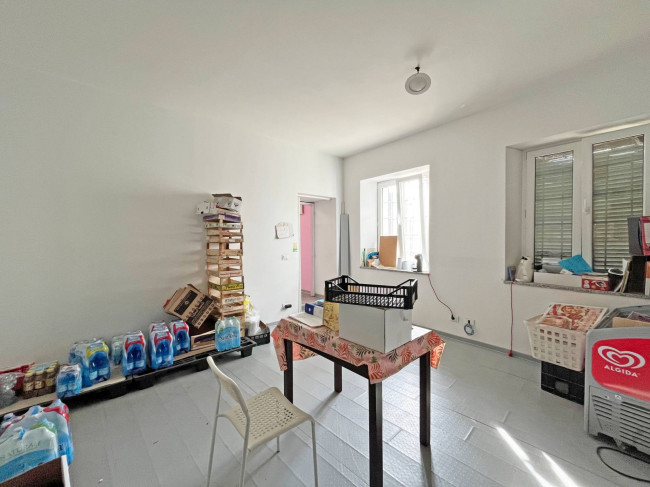 Locale commerciale in affitto a Pinerolo