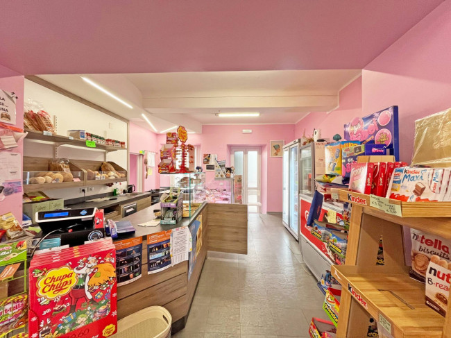 Locale commerciale in affitto a Pinerolo