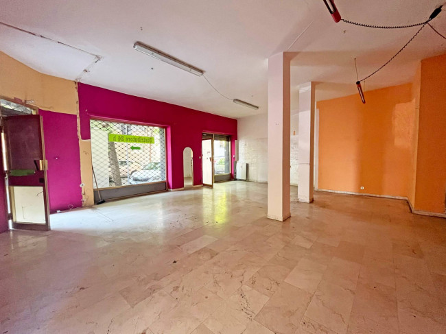 Locale commerciale in vendita a Pinerolo