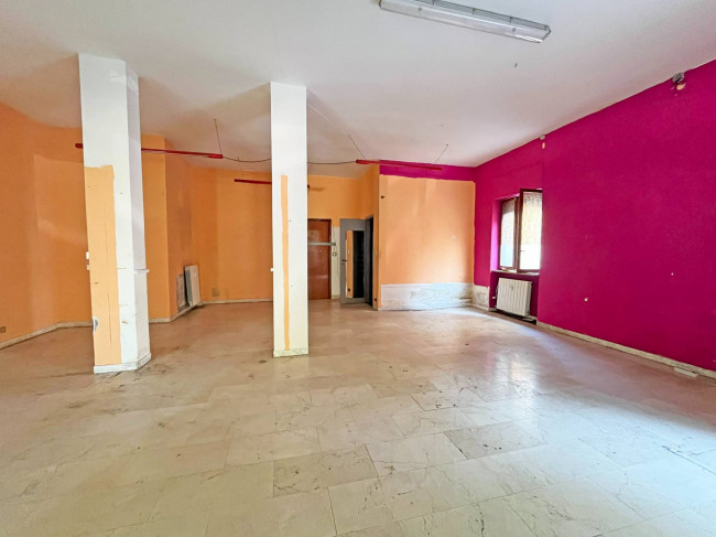 Locale commerciale in vendita a Pinerolo