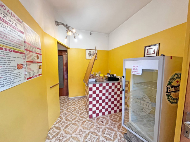 Locale commerciale in affitto a Pinerolo