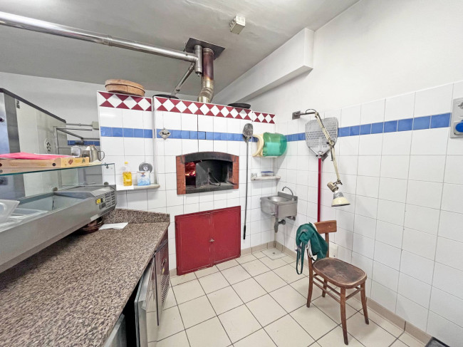 Locale commerciale in affitto a Pinerolo