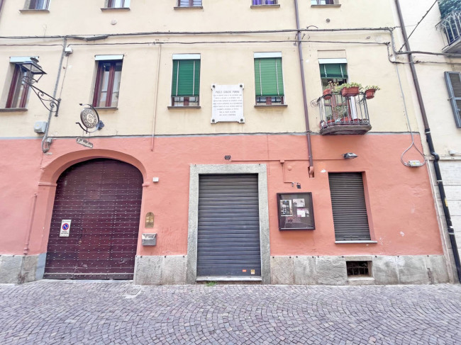 Locale commerciale in affitto a Pinerolo