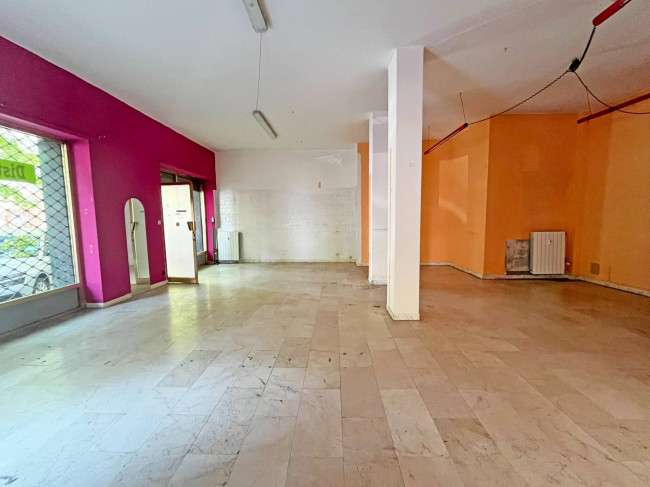 Locale commerciale in affitto a Pinerolo