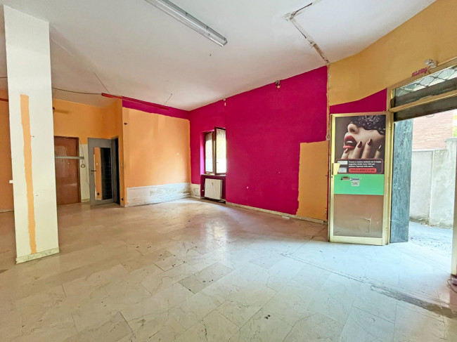Locale commerciale in affitto a Pinerolo