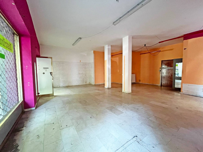 Locale commerciale in affitto a Pinerolo