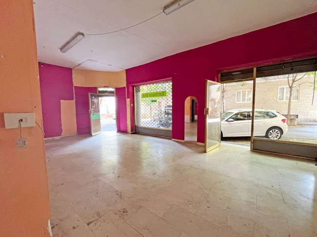 Locale commerciale in affitto a Pinerolo