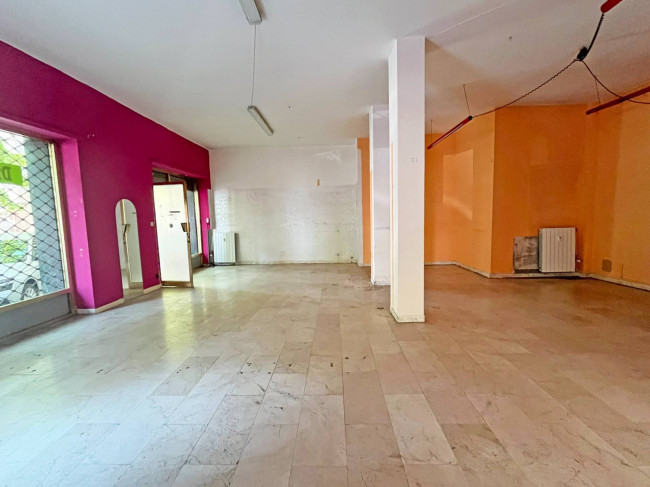 Locale commerciale in affitto a Pinerolo