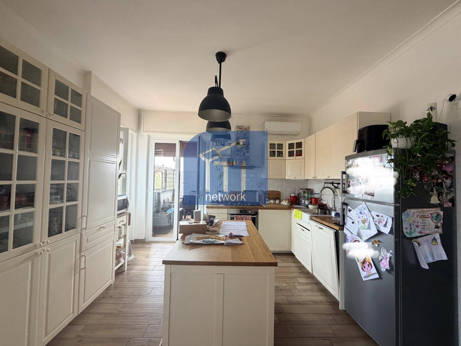 Trilocale in Vendita a Pomezia, 185'000&euro;, 75 m²