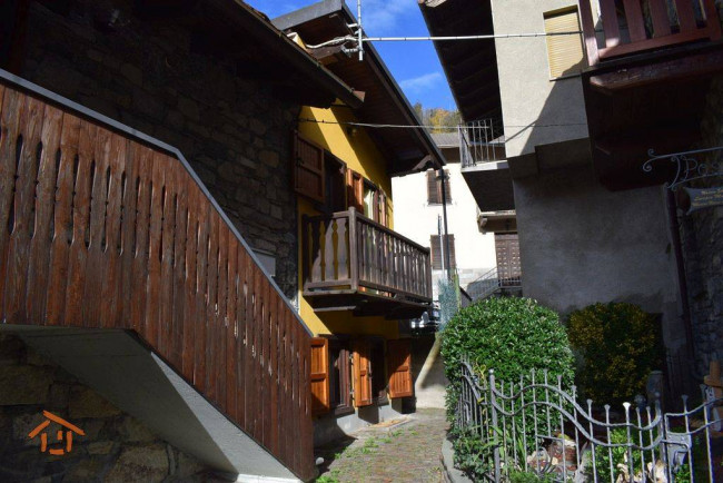 Porzione di casa in vendita a Challand-Saint-Victor