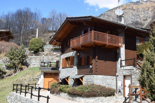 Villa Bifamiliare in vendita a Brusson