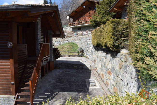 Villa Bifamiliare in vendita a Brusson