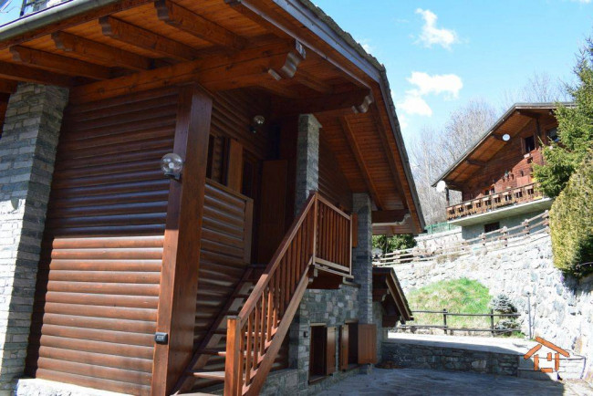 Villa Bifamiliare in vendita a Brusson