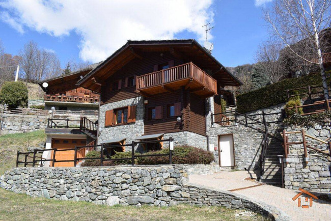 Villa Bifamiliare in vendita a Brusson